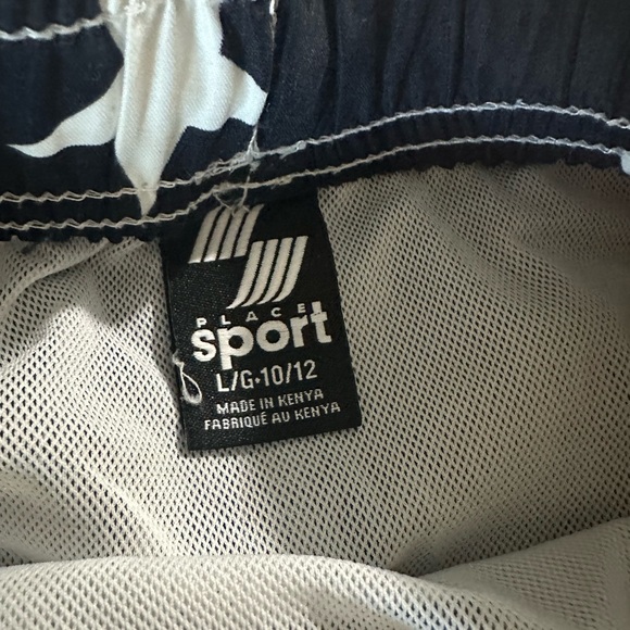 Childrens swim trunks with matching swim top size 10-12 boys - Picture 2 of 3